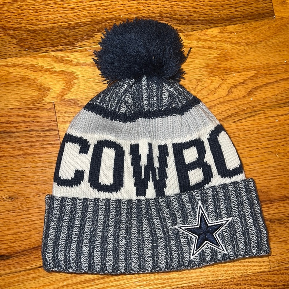 New Era Dallas Cowboys Knit Beanie with Pom